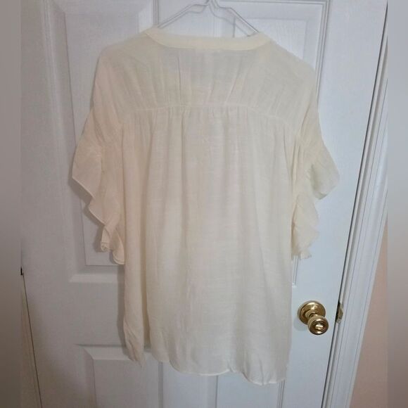 Maurices Flowing Cream Button Up Blouse XL NWT - Picture 2 of 4